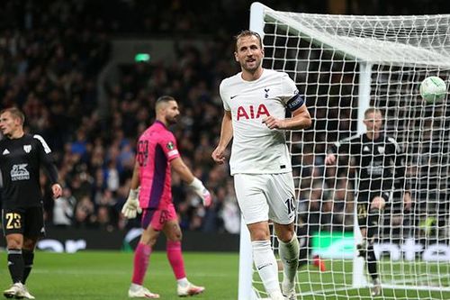 Giải khát bằng hat-trick, Harry Kane vẫn không nghĩ mình được vào sân