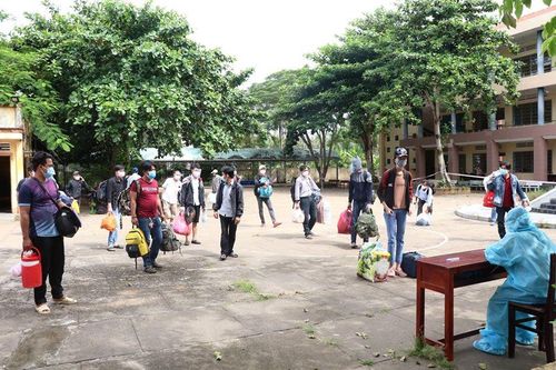 Bến Tre đón 697 công dân từ TP Hồ Chí Minh về quê
