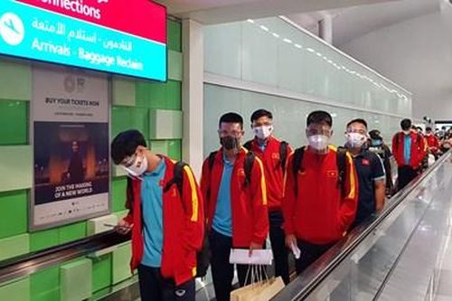 Đội tuyển Việt Nam đến UAE, sẵn sàng cho trận gặp Trung Quốc
