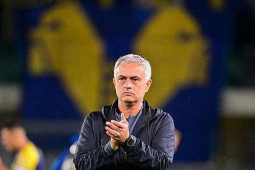 Mourinho 'quay xe' khen học trò sau chiến thắng ở đấu trường hạng ba châu Âu