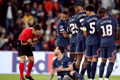 Messi 'hạ mình' gây sốc tại PSG bị cho là chiêu trò PR