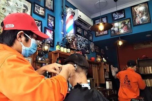 Tiệm vàng Sài Gòn bất ngờ đông khách, bán vàng ăn tiêu 'bình thường mới'