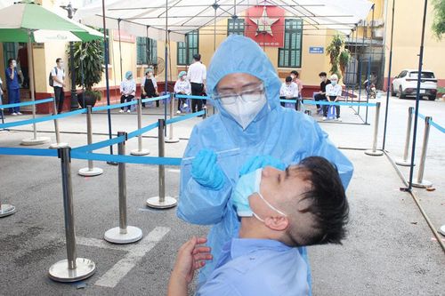 Hỏa tốc yêu cầu hỗ trợ điểm cách ly cho người nhà bệnh nhân tại BV Việt Đức