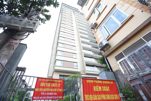 Hà Nội phong tỏa nhiều nơi do liên quan đến ca mắc COVID-19
