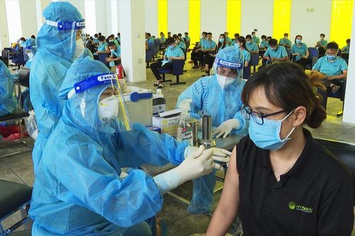 Khen thưởng các tập thể, cá nhân trong phòng, chống dịch COVID-19