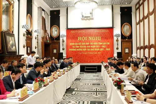 Lào Cai - Yên Bái thắm tình anh em