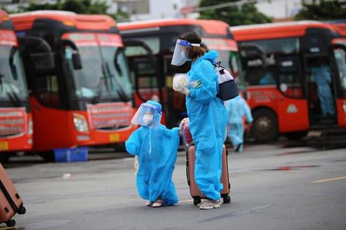 Từ 1/10, tiêm 1 liều vaccine trở lên đi máy bay không cần xét nghiệm