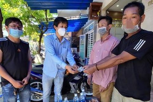 Tình người trong cơn đại dịch