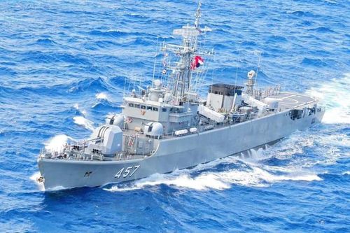 Chiến hạm HMS Richmond của Anh cập cảnh Cam Ranh
