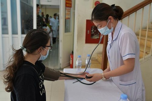 Sáng 2/10, thêm 17 ca Covid-19 liên quan đến Bệnh viện Việt Đức