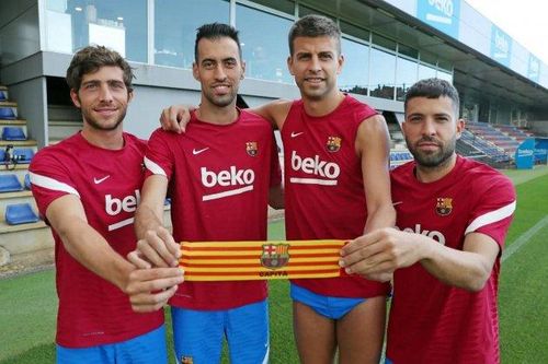 Thủ quân và HLV trưởng Barcelona 'cãi nhau tay đôi' trong phòng thay đồ