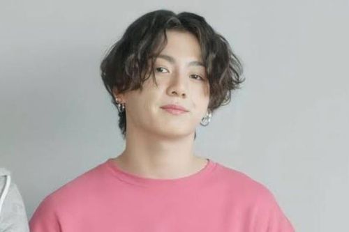 Jung Kook (BTS) bị kiện vì nghi quảng cáo chui
