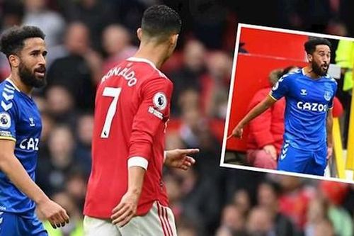 Vì sao người hùng Everton bắt chước cách ăn mừng của Ronaldo sau khi 'xé lưới' M.U?