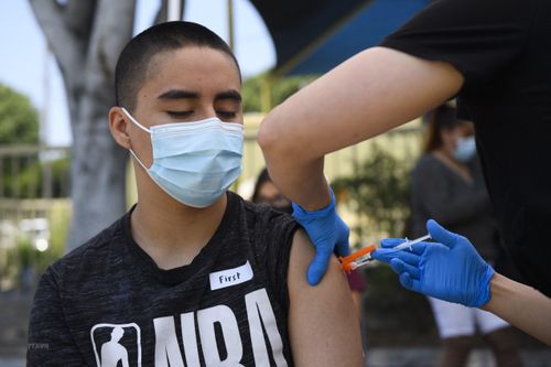 Mỹ: Bang California yêu cầu toàn bộ sinh viên phải tiêm phòng vaccine