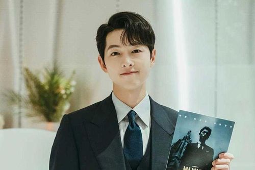 Song Joong Ki kiếm được bao nhiêu tiền trong năm 2021?