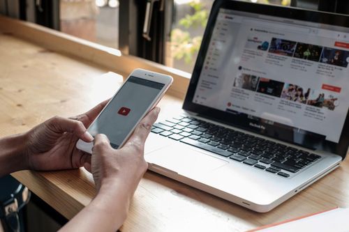 YouTube gỡ video có thông tin sai lệch về dịch bệnh