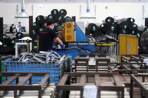 Thiếu điện khiến hoạt động sản xuất chế tạo tại Trung Quốc chạm đáy 18 tháng