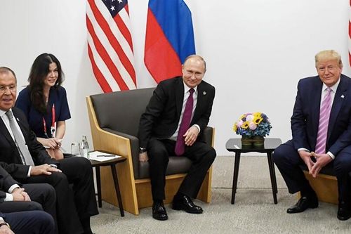 Nghi án 'mỹ nhân kế' đối với cựu Tổng thống Mỹ Donald Trump