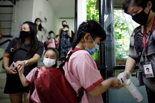 Hàng nghìn ca mắc Covid-19 mỗi ngày, Singapore quyết thực hiện mở cửa
