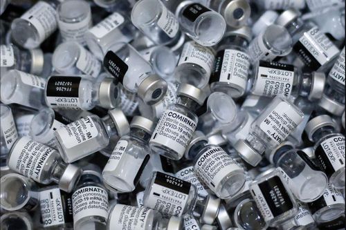 Tạm quên Pfizer và Moderna, các nước thay đổi chiến lược 'săn' vaccine
