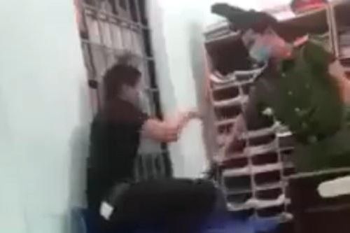 Xác minh clip thanh niên bị cảnh sát dí roi điện vào người