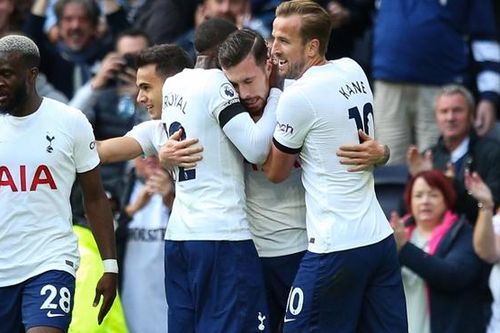 Tottenham 2-1 Aston Villa: Kane vẫn tịt ngòi, Son Heung Min tỏa sáng