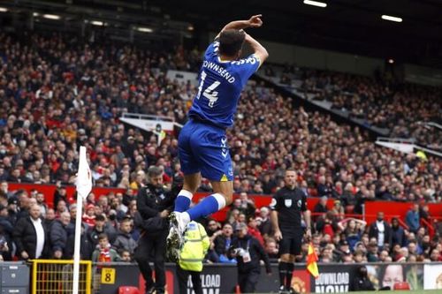 Tiền đạo Everton tiết lộ lý do ăn mừng giống Ronaldo