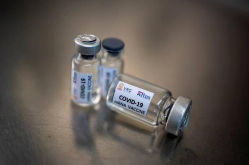 Giải Nobel y học sẽ được trao cho các nhà sáng chế vắc xin Covid-19?