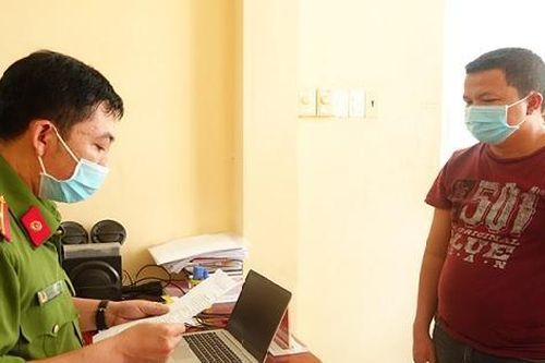 Lừa đảo gần 1 tỷ đồng để đánh bạc online