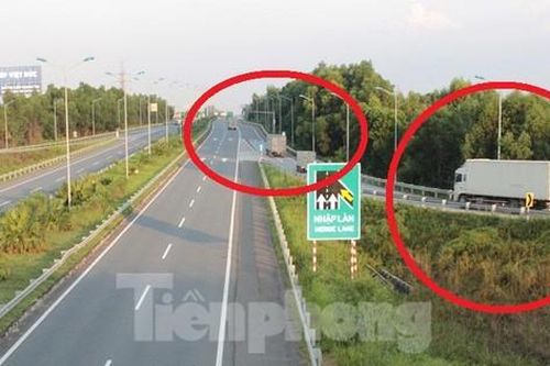 Chính phủ yêu cầu kiểm tra, xử lý thông tin 'phong tỏa' cao tốc để thu phí