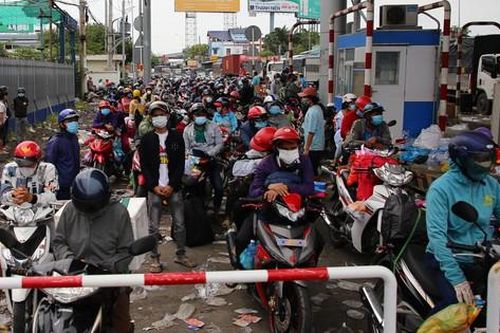 Các tỉnh miền Tây kiến nghị tạm ngưng cho người dân về quê tự phát