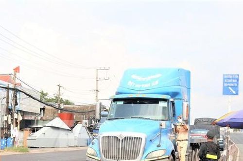 Người dân 4 tỉnh Đông Nam bộ được ra, vào 'thành phố cửa ngõ' của Bình Dương