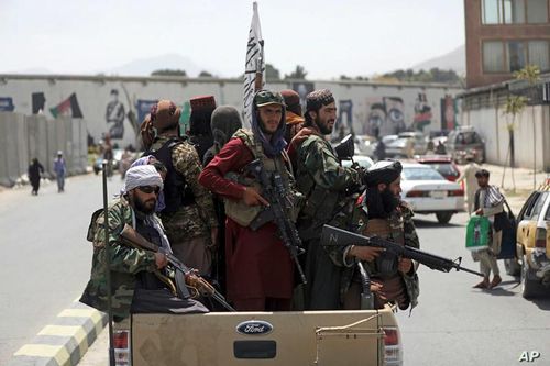 Taliban lập tiểu đoàn đánh bom liều chết canh gác biên giới