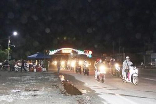 Công an xuyên đêm dẫn khoảng 5.000 người dân di chuyển về Tây Nguyên