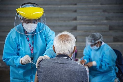Peru lên kế hoạch tiêm mũi vaccine phòng COVID-19 tăng cường