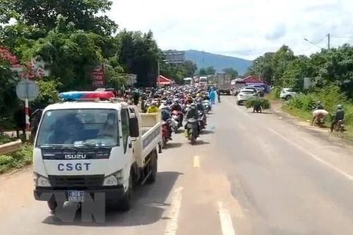 COVID-19: Hỗ trợ người dân từ các tỉnh, thành phía Nam về quê an toàn