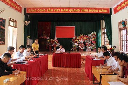 Tư vấn mô hình phát triển kinh tế cho bản Đông Hưng