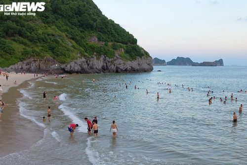 Ảnh, video: Hải Phòng mở cửa du lịch, bãi biển Cát Bà, Đồ Sơn vẫn vắng khách