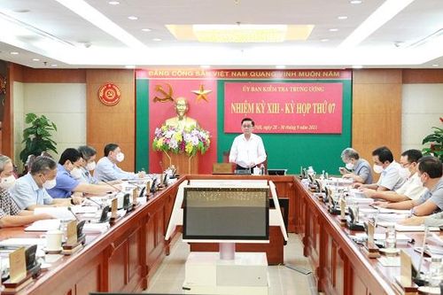 Phòng từ gốc, chống đến cùng suy thoái về tư tưởng chính trị, đạo đức, lối sống dẫn đến tham nhũng, tiêu cực (Bài 1): Chống tham nhũng, tiêu cực - Quyết liệt, nghiêm minh