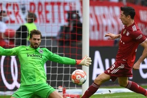 Cú sốc Bundesliga: Bayern thua ngược Frankfurt, đứt mạch bất bại