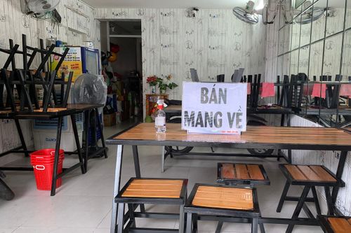 Nhiều quán trên đường Phan Xích Long mở bán lại, đìu hiu thực khách