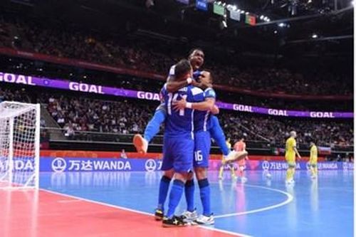 Trận tranh giải Ba Futsal World Cup 2021: Brazil lội ngược dòng thắng Kazakhstan 4-2