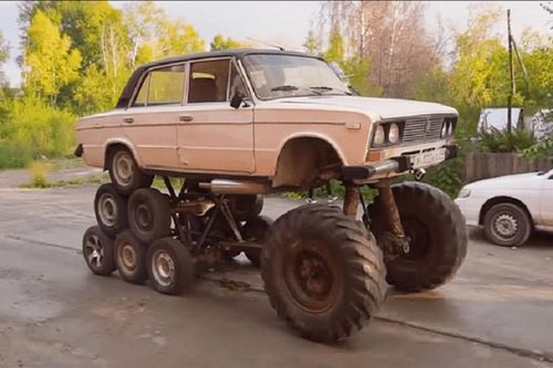 Dân chơi Nga tự chế Lada 'la già' 14 bánh quái nhất thế giới
