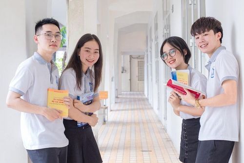Tân sinh viên: Trưởng thành từ bước… trượt