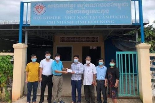 Tổng Lãnh sự quán Việt Nam thăm và làm việc với Ban chấp hành Hội Khmer-Việt Nam tỉnh Koh Kong