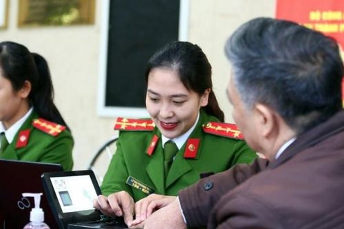 TP. HCM triển khai cấp căn cước công dân và đưa một số tuyến xe buýt hoạt động trở lại