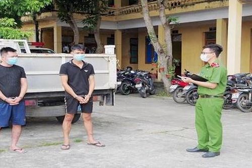 Tạm giữ hai đối tượng chặn đường đánh 'con nợ' để đòi tiền