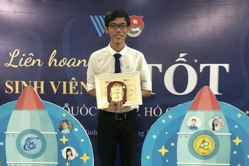 Chàng sinh viên 'dân' Hóa mê khoa học Mác- Lênin
