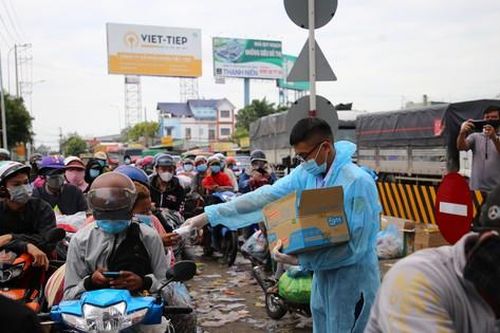 Miền Tây trắng đêm đón công dân