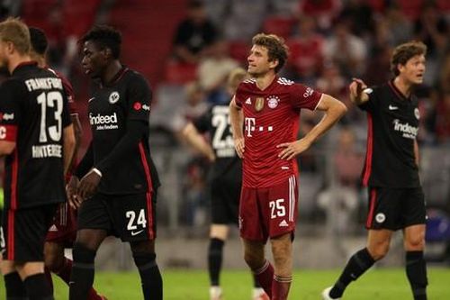 HLV và cầu thủ Bayern Munich giận dữ vì trận thua sốc trước Frankfurt